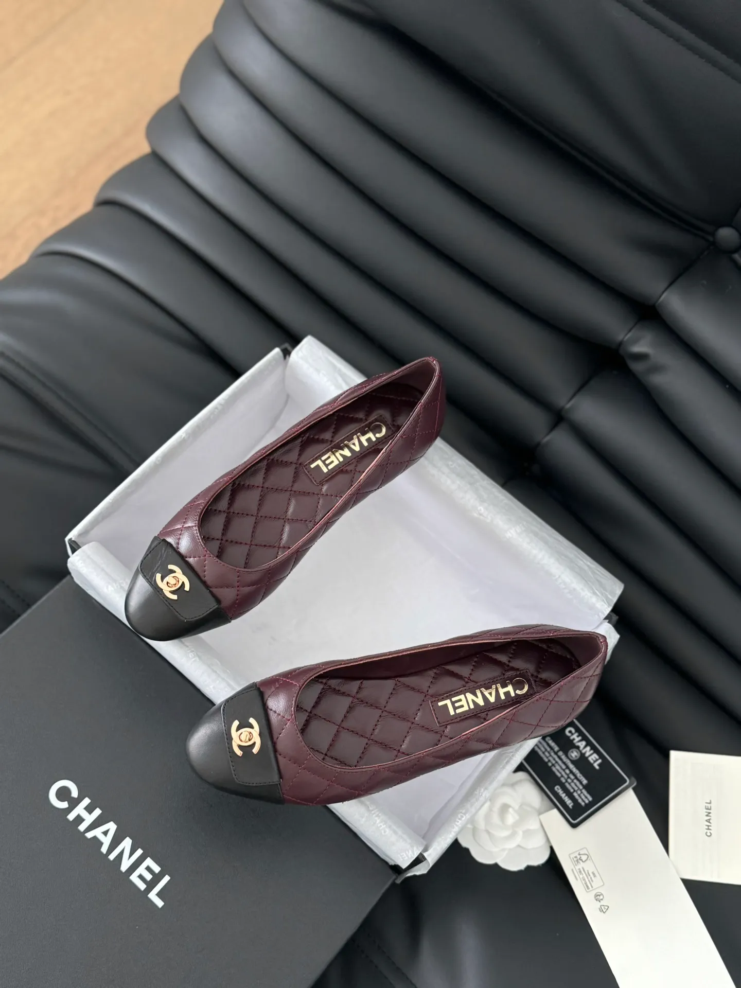 👟👟Ex-factory price 540👟👟 Purchasing-grade Chanel 24B new schoolbag buckle ballet shoes, classic diamond pattern, never tire of it😌 Sheepskin lining on the upper, leather outsole, high flat heel Size: 35-39 Other sizes 40/41/42/43 customized